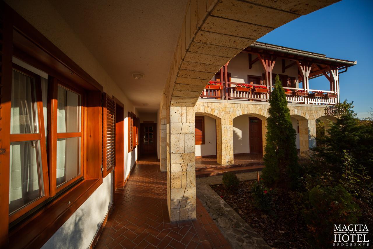 Magita Hotel Basko Exterior foto